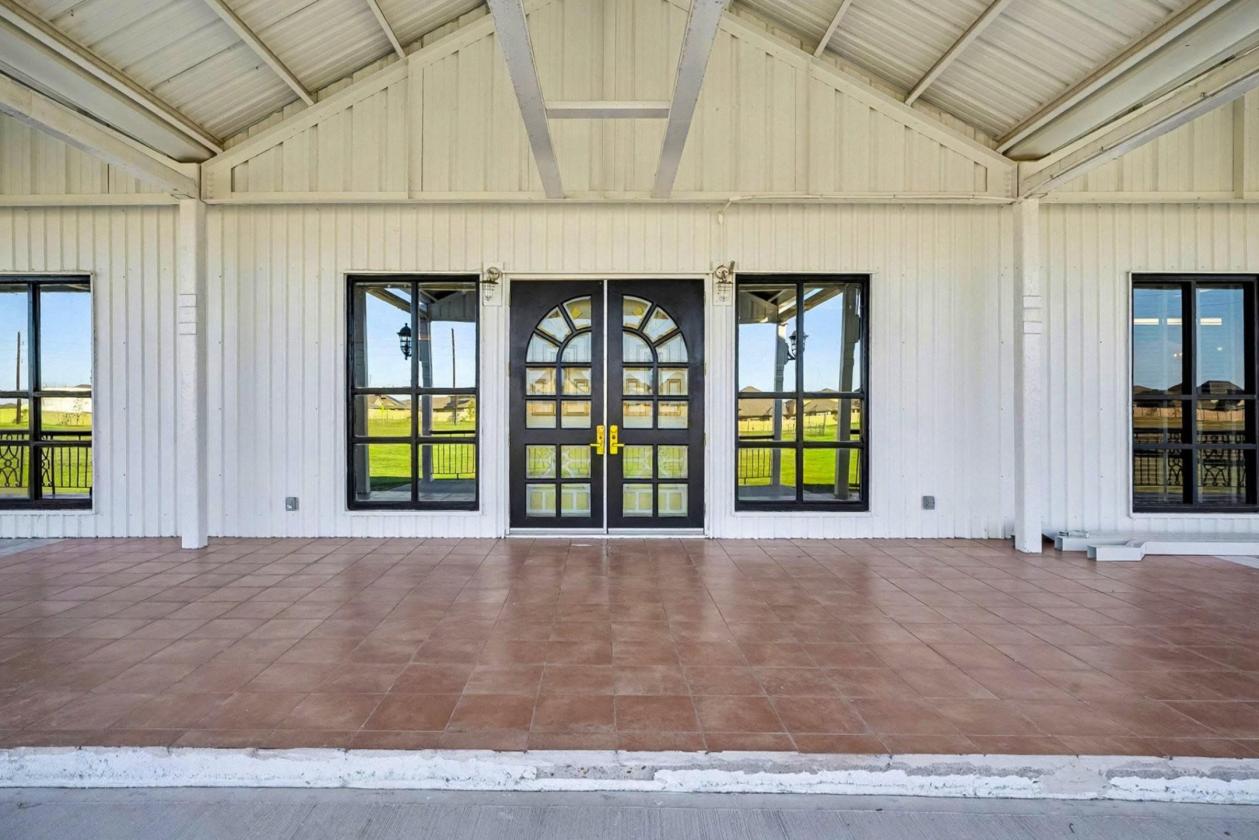 30 Acre Luxury Equestrian Estate | 8,100 SF Home - photo 8