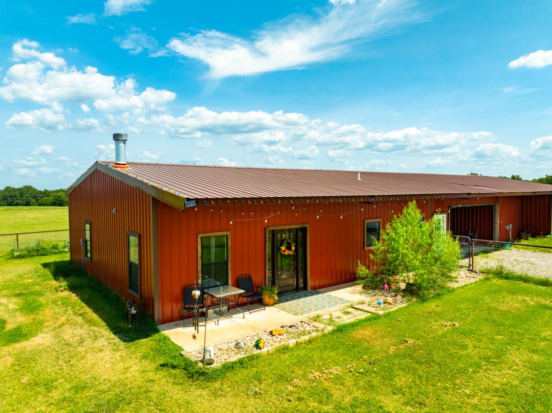 McLaughlin Horse Facility - photo 23