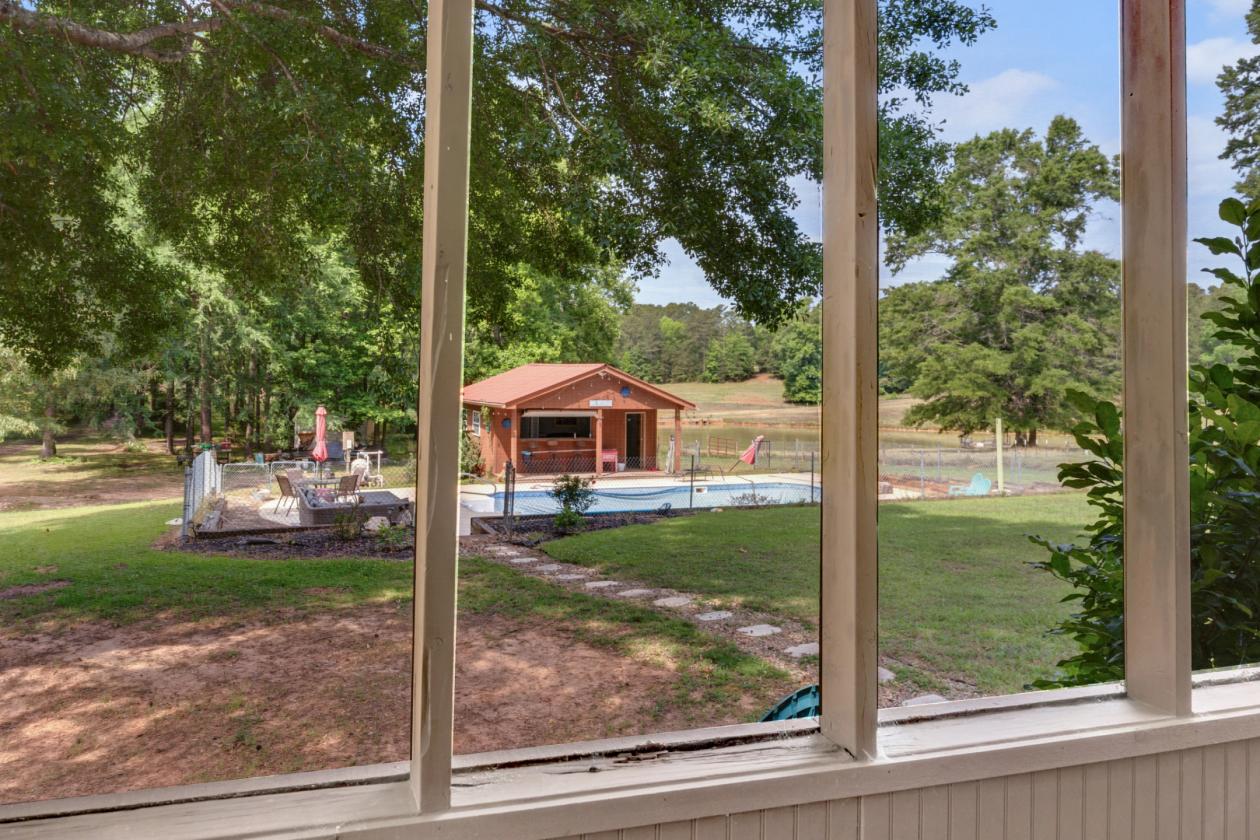 Great piece of property for a small horse farm - photo 12