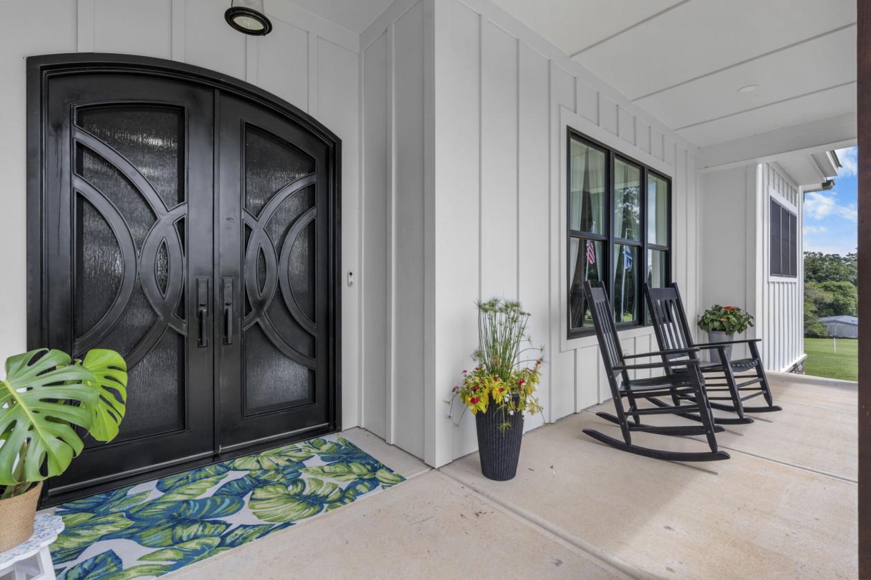 Modern Farmhouse on 18.9 acres with new venue - photo 4