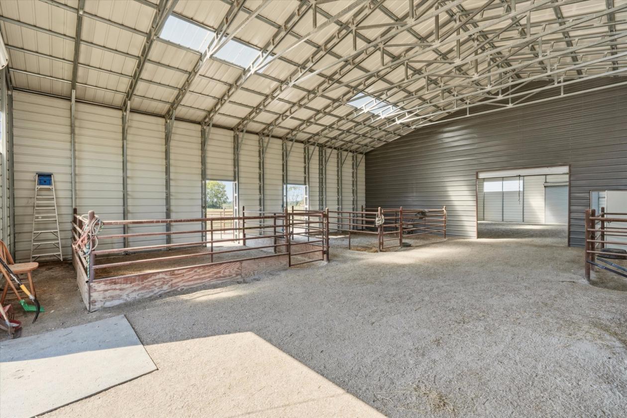 HORSE BARN WITH INDOOR ARENA — BUILT 2022 - photo 6