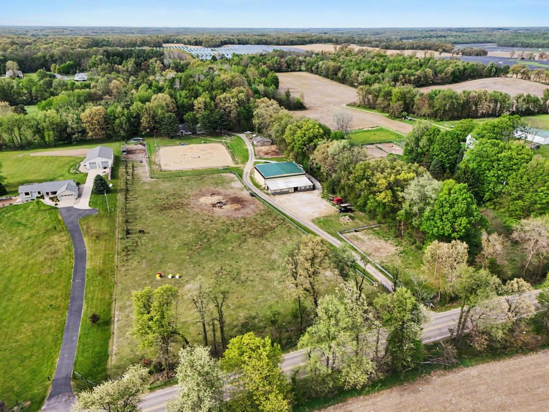 10 acre turn-key horse farm - photo 28