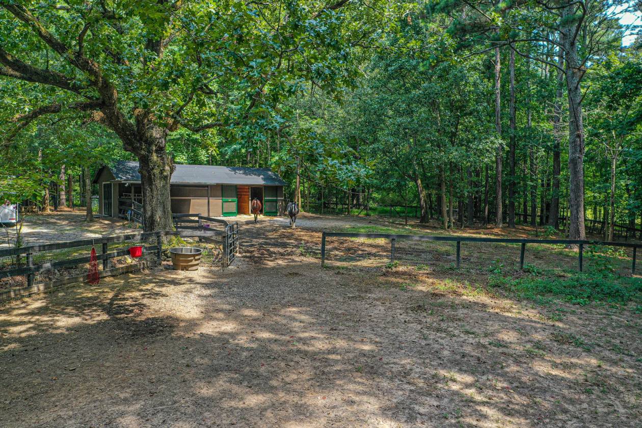 10995 Freehome Highway Canton Ga Horse Farm Canton, Cherokee County