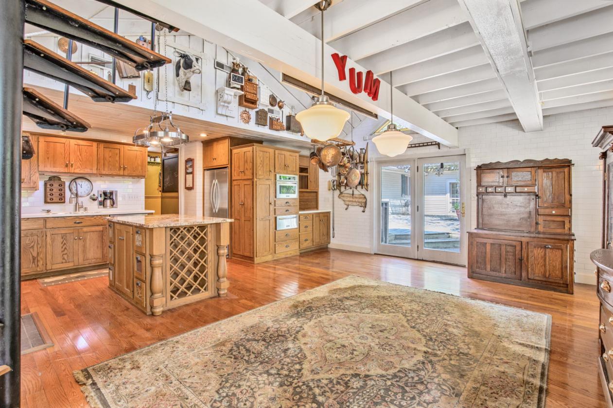 Equestrian Estate or Corporate Retreat near LEAP - photo 20