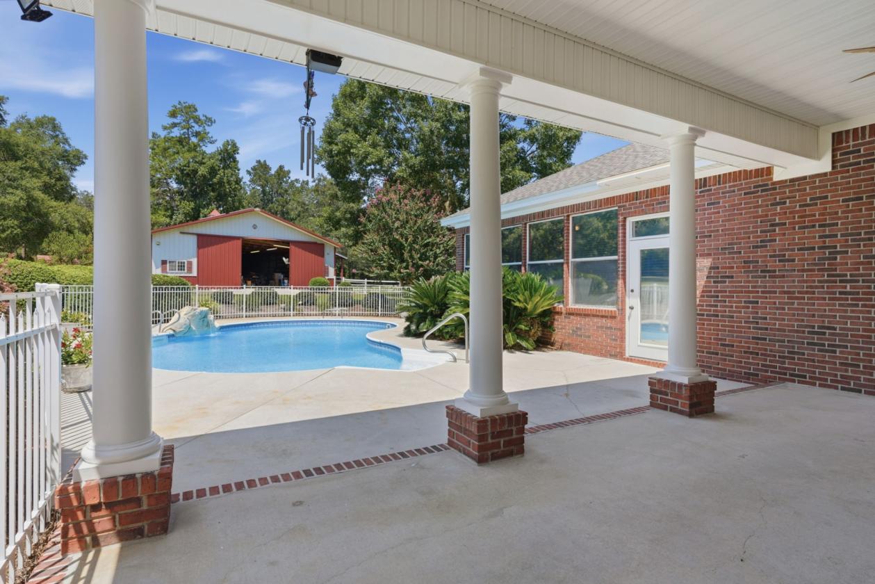 A Rare Equestrian Estate Designed for Horse & Home - photo 25
