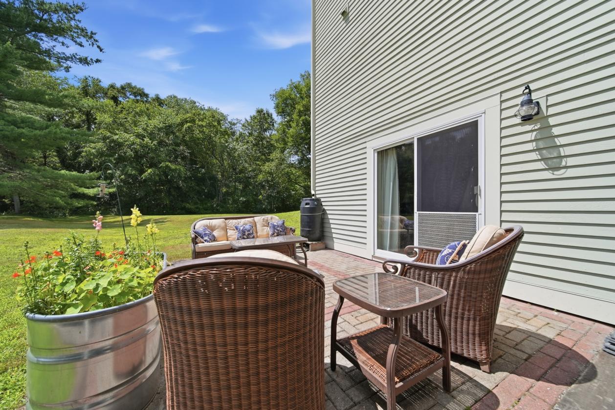 Beautifully Maintained Equestrian Farm/4.2 Acres! - photo 30