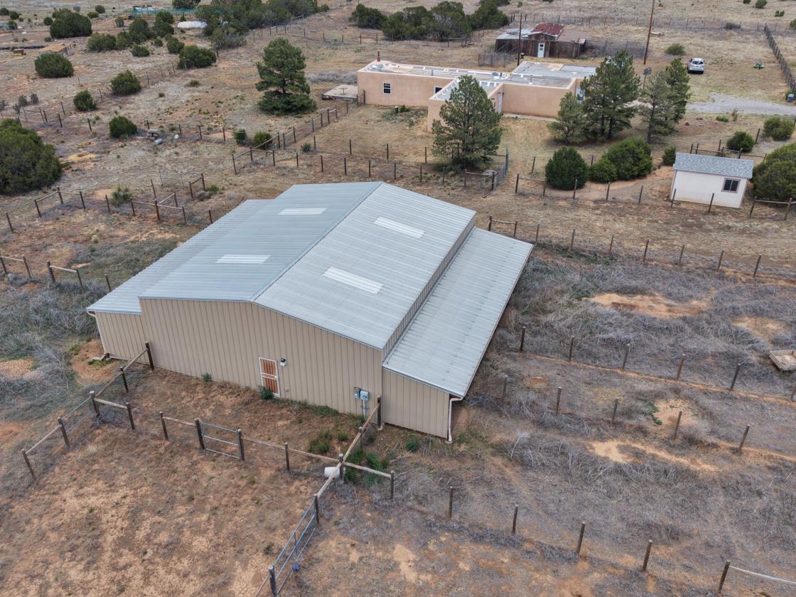 Fabulous, one of a kind horse property - photo 18