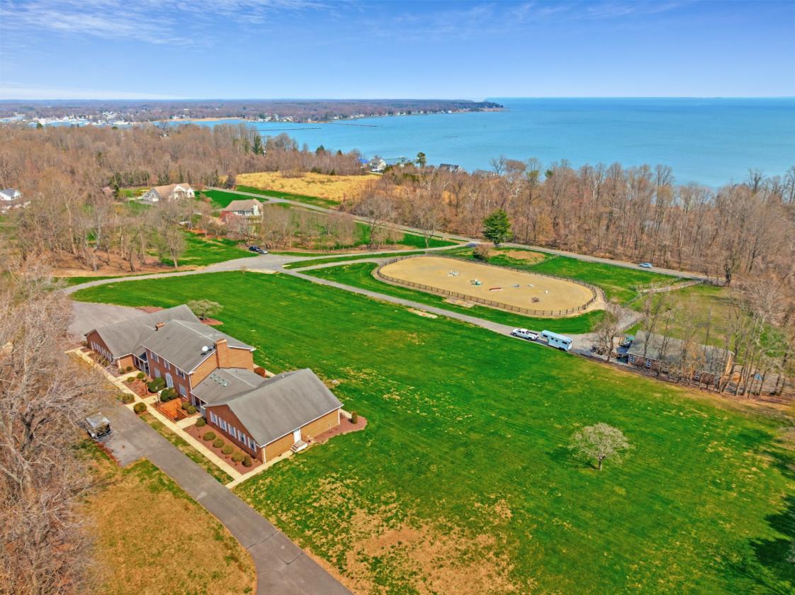 Custom-Crafted Equestrian Estate on 13 Acres - photo 9