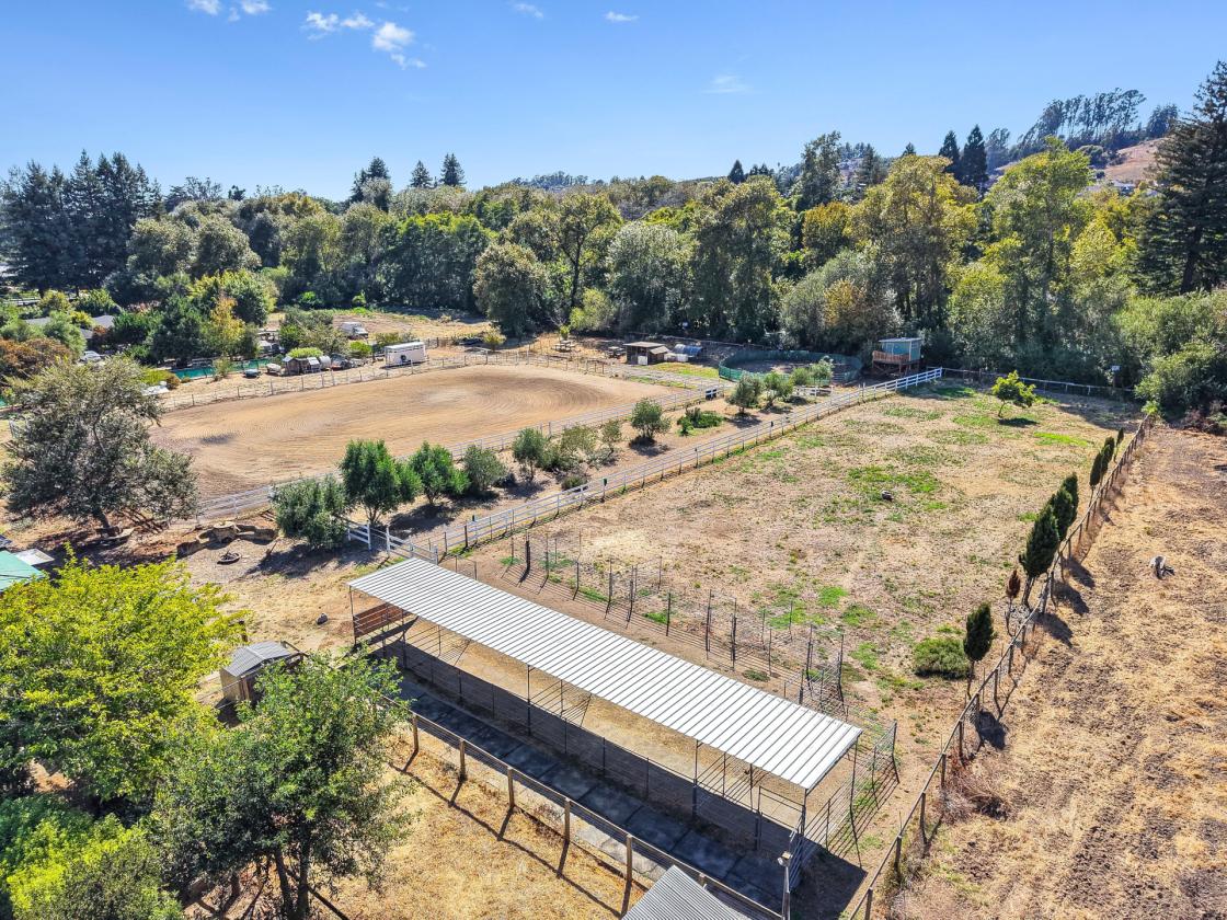 Rare Equestrian Estate on 5.9 Acres - photo 26
