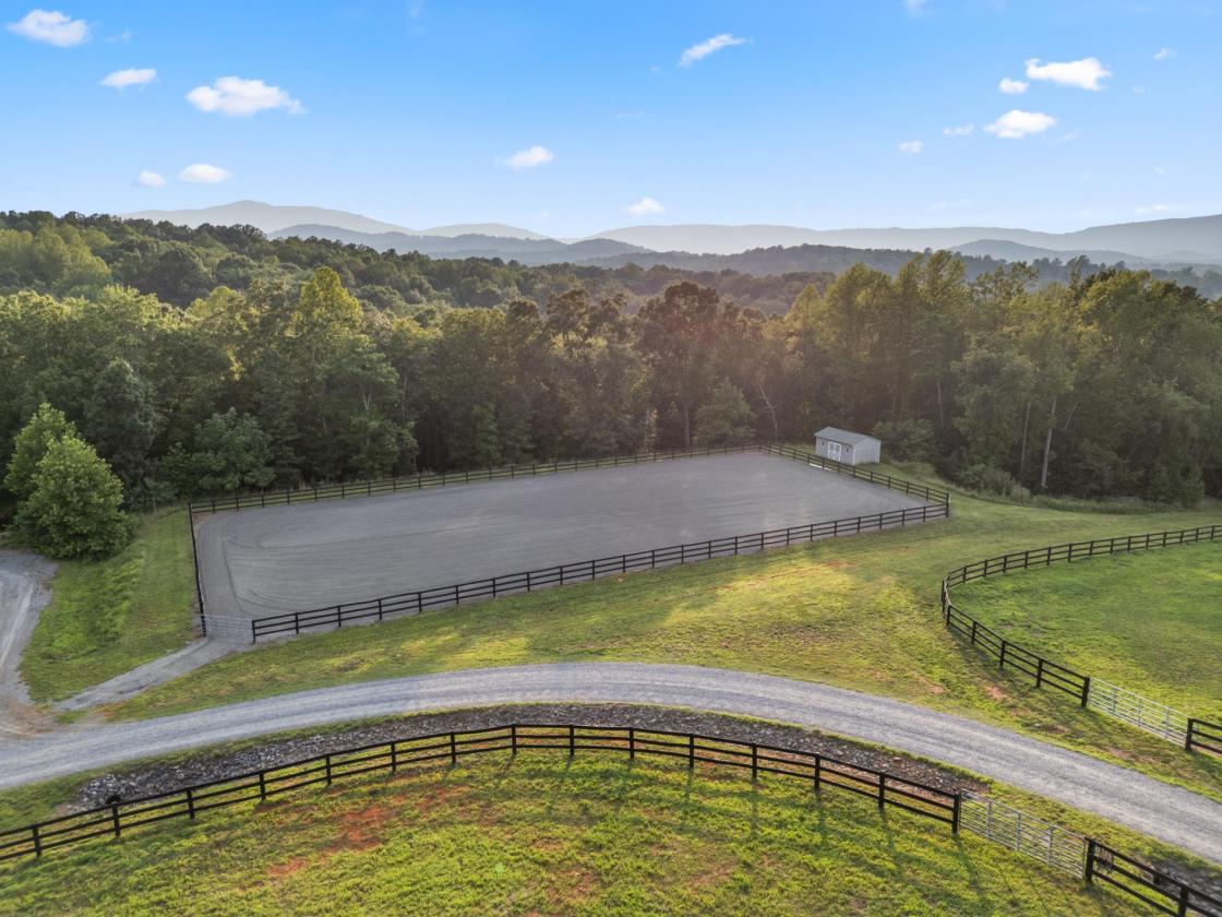 Stunning Horse Property near Charlottesville - photo 5