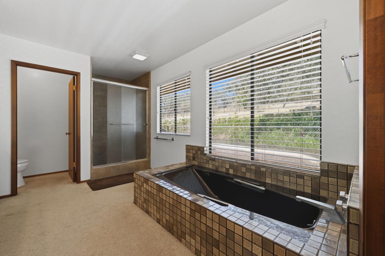 Private Ranch Style Home With Room for Horses - photo 15