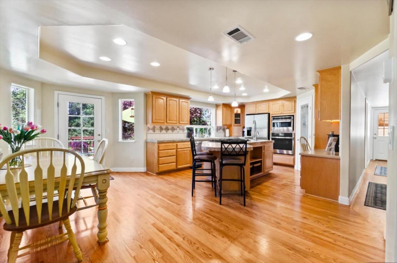 Beautiful Country home for the family on 5+ AC - photo 19
