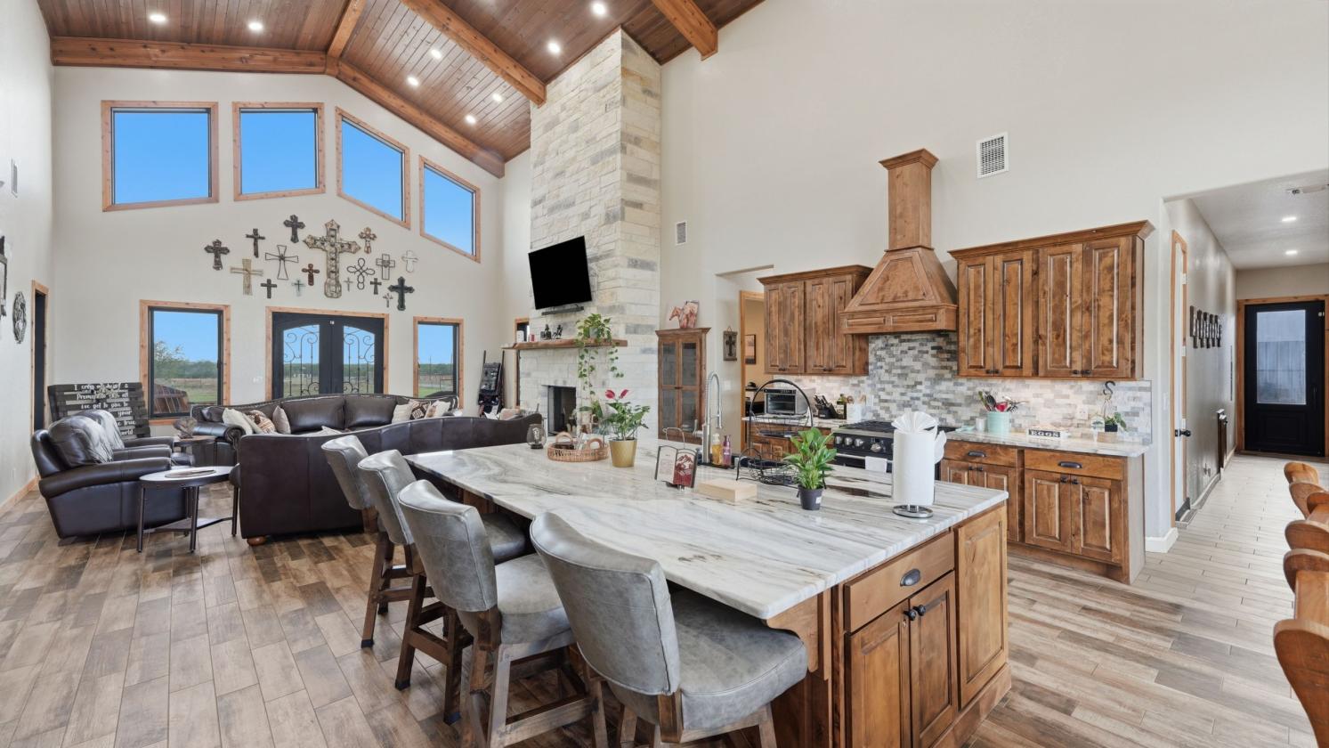 Turnkey Barndominium on 18 Acres - photo 9