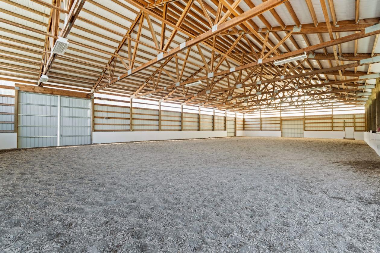 Private Equestrian Retreat, Indoor & Outdoor Arena - photo 10