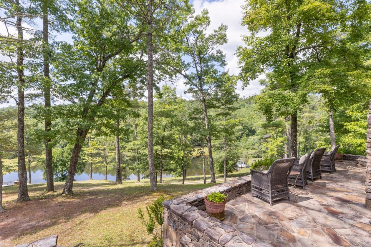 Luxury Equestrian Estate Bordering National Forest - photo 19