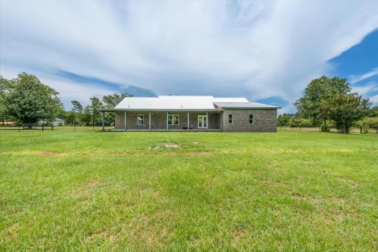 Equestrian Estate on 7.6 Acres - photo 15