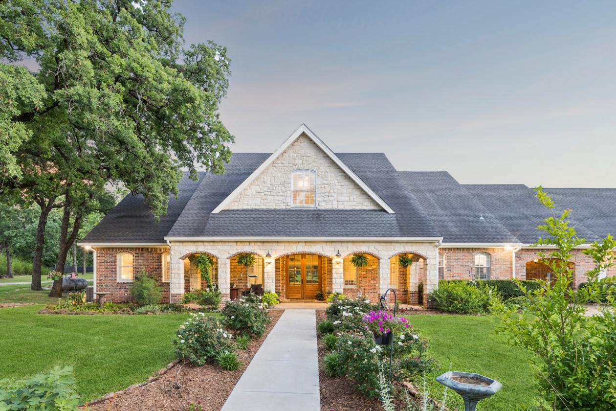 Private Equestrian Estate on 19+ Acres - photo 1