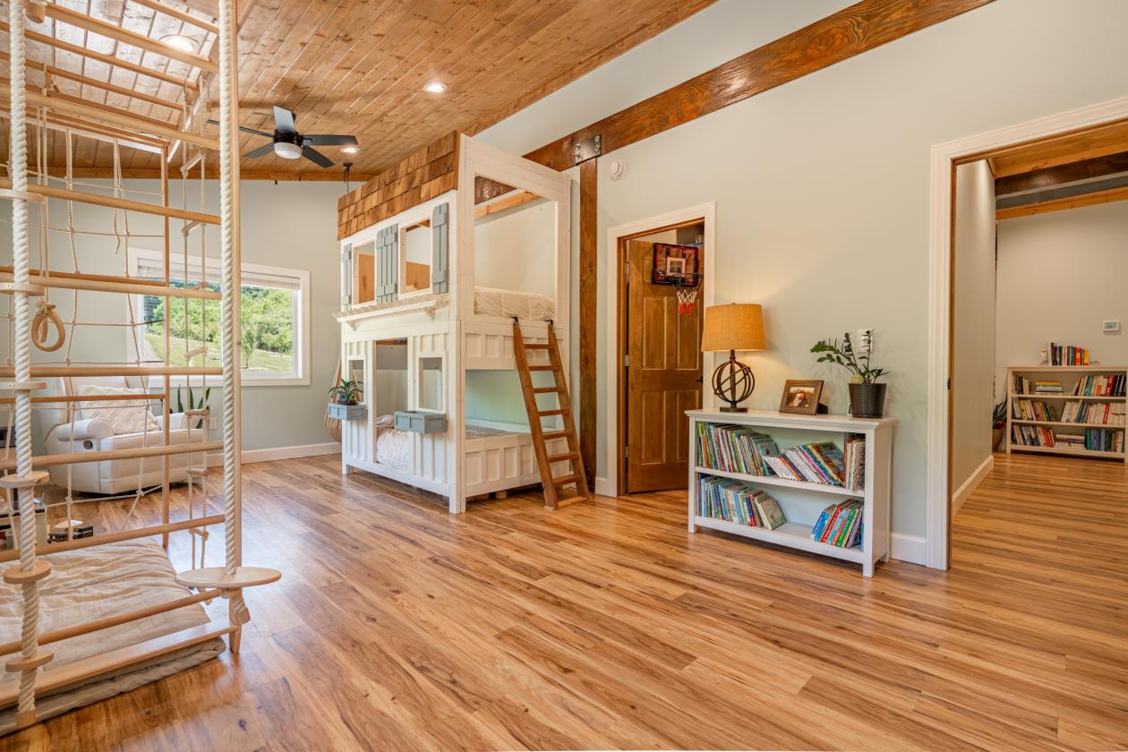 Timber-Frame Estate With Mountain Views - photo 27