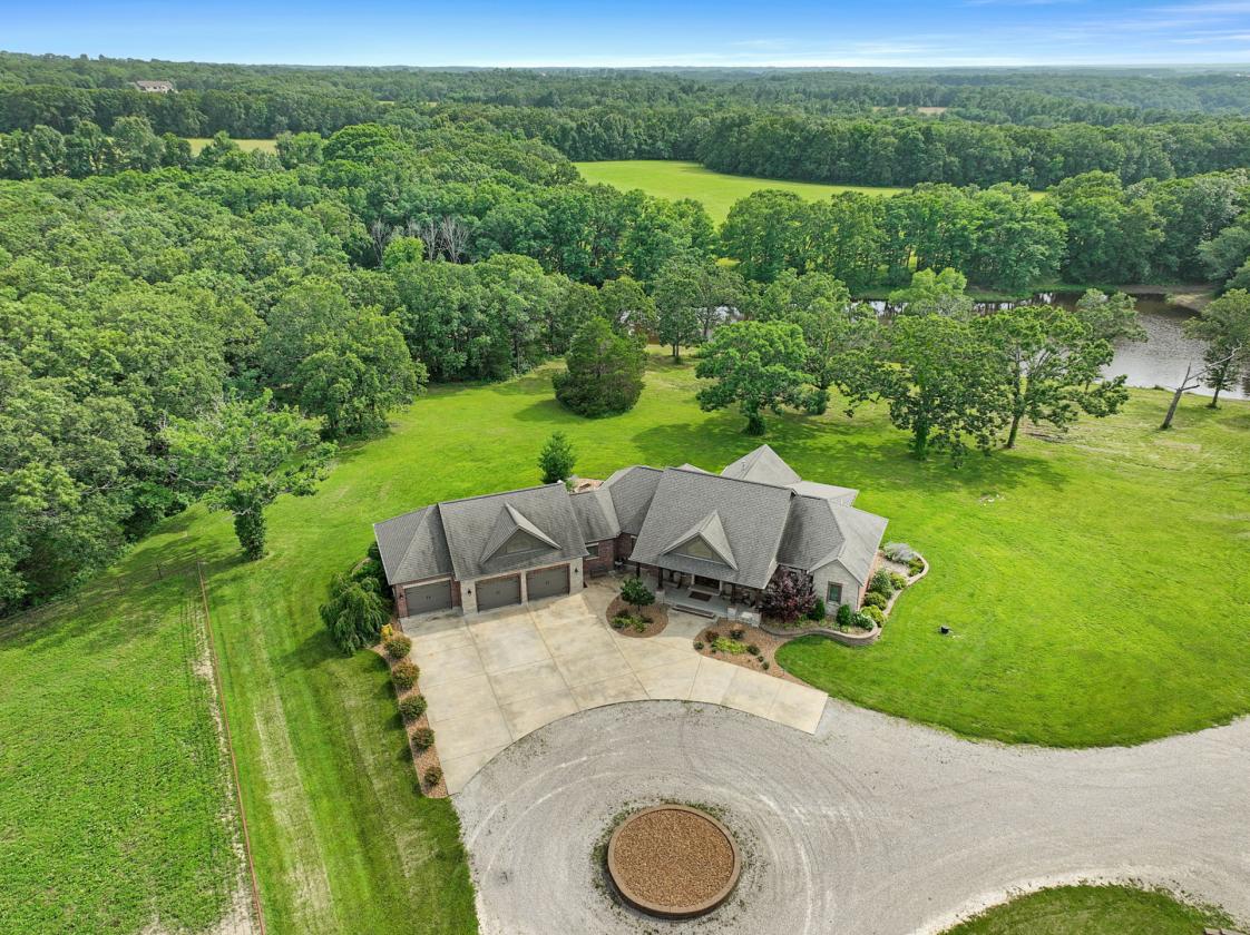 Timeless luxury and world class equestrianism - photo 26