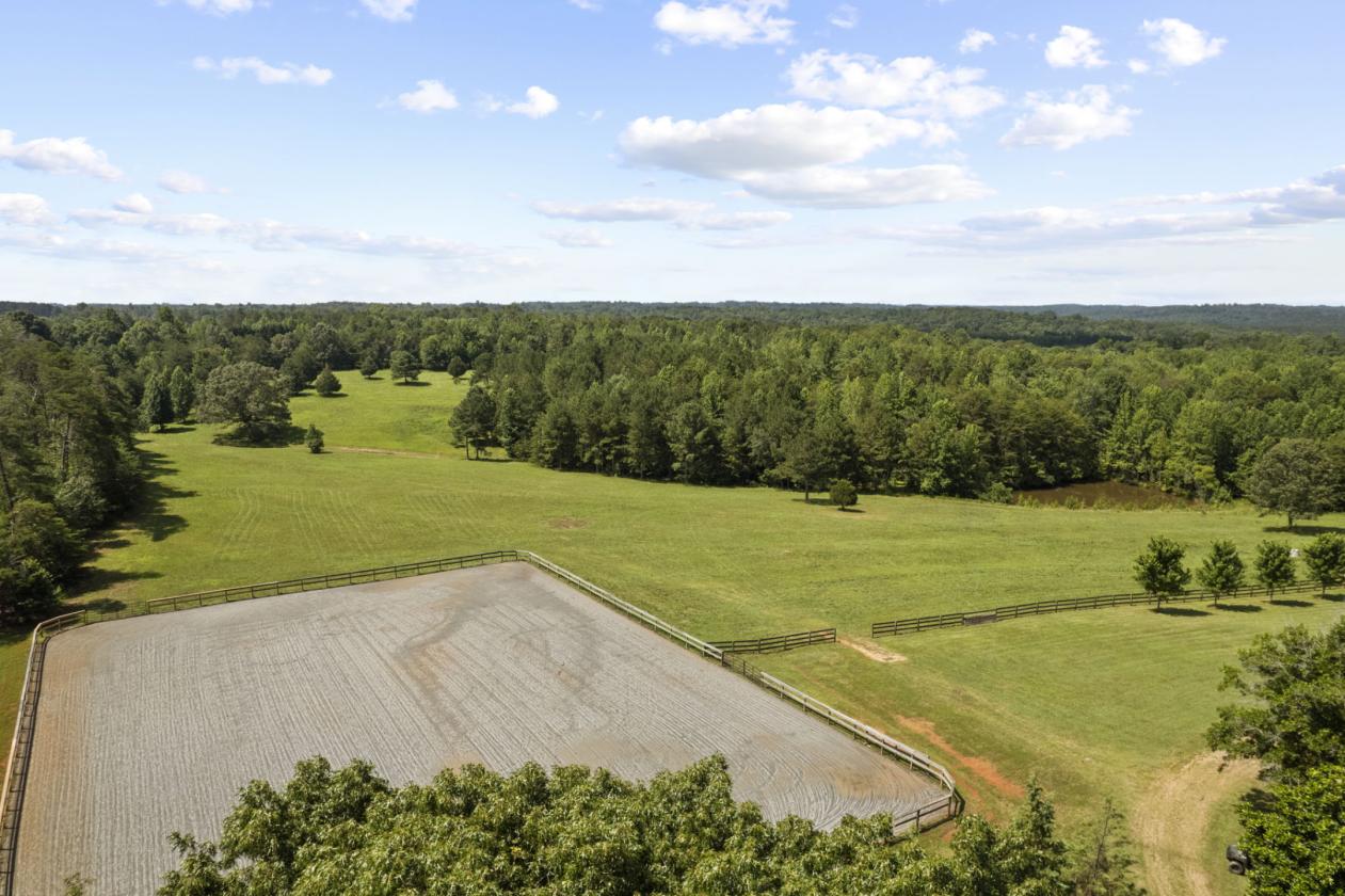 25-acre farm with 10 stalls and riding arena - photo 12