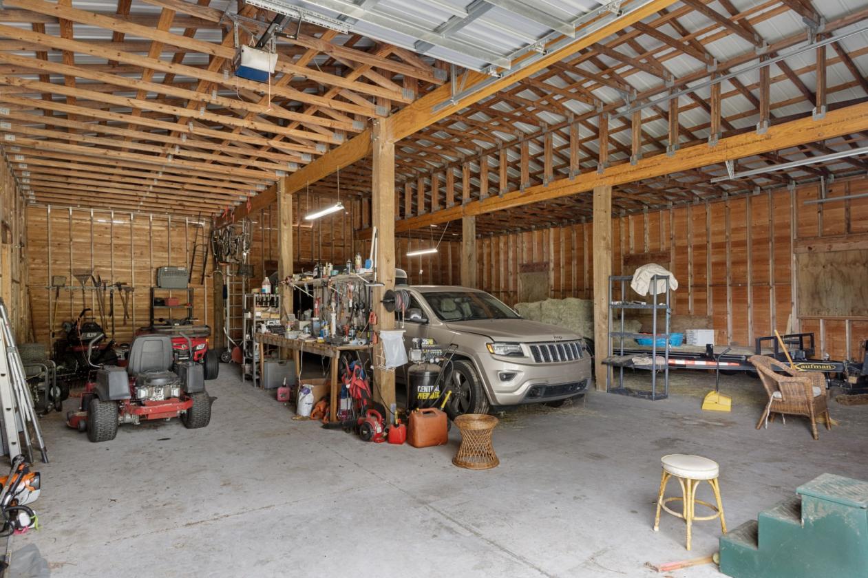 CUSTOM EQUESTRIAN ESTATE ON 7.39 ACRES - photo 24