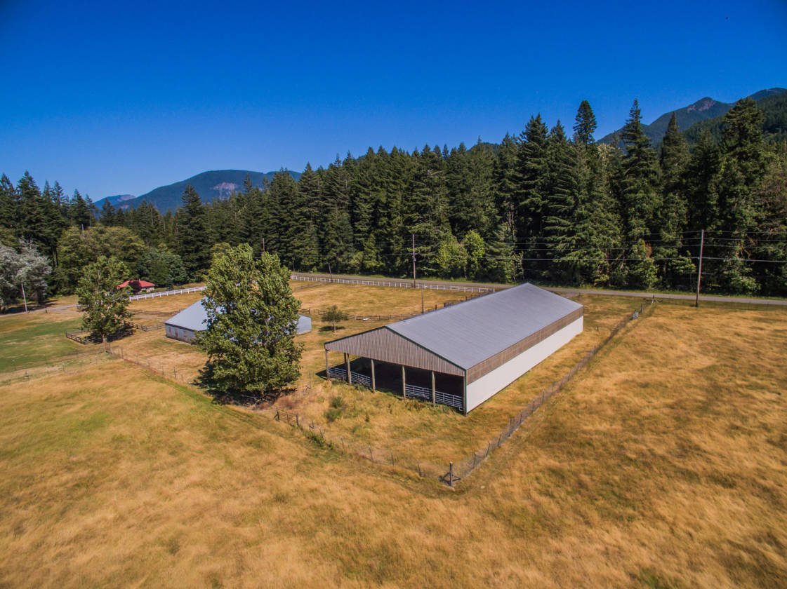 Little Cayuse Ranch on the Cowlitz River with view of... Randle