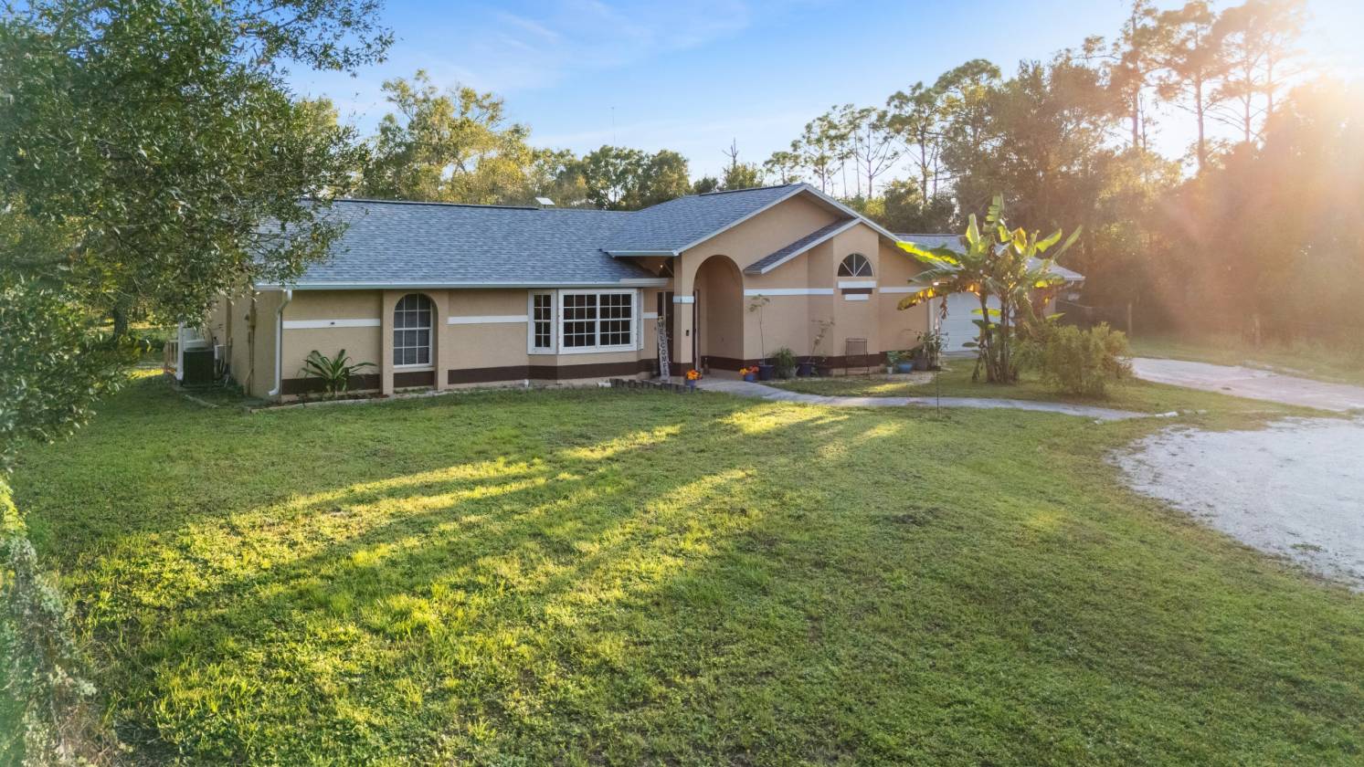 Horse Property for sale.