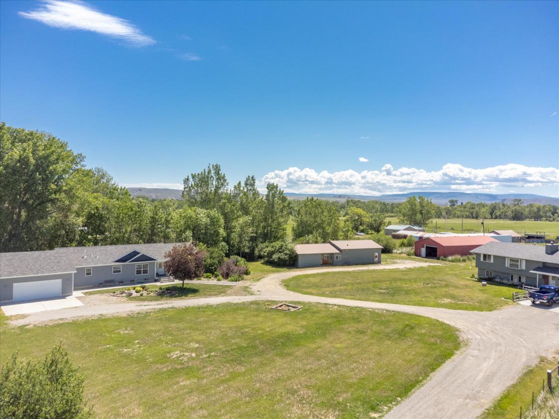 MULTI-GENERATIONAL horse property - photo 1