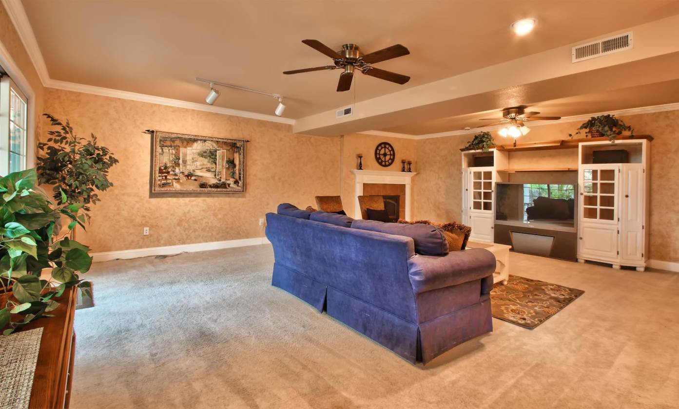 Beautiful Horse property with updated home and close to trails and town