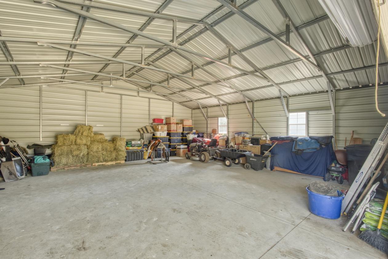 Turnkey & Private 2-Acre Horse Property - photo 24
