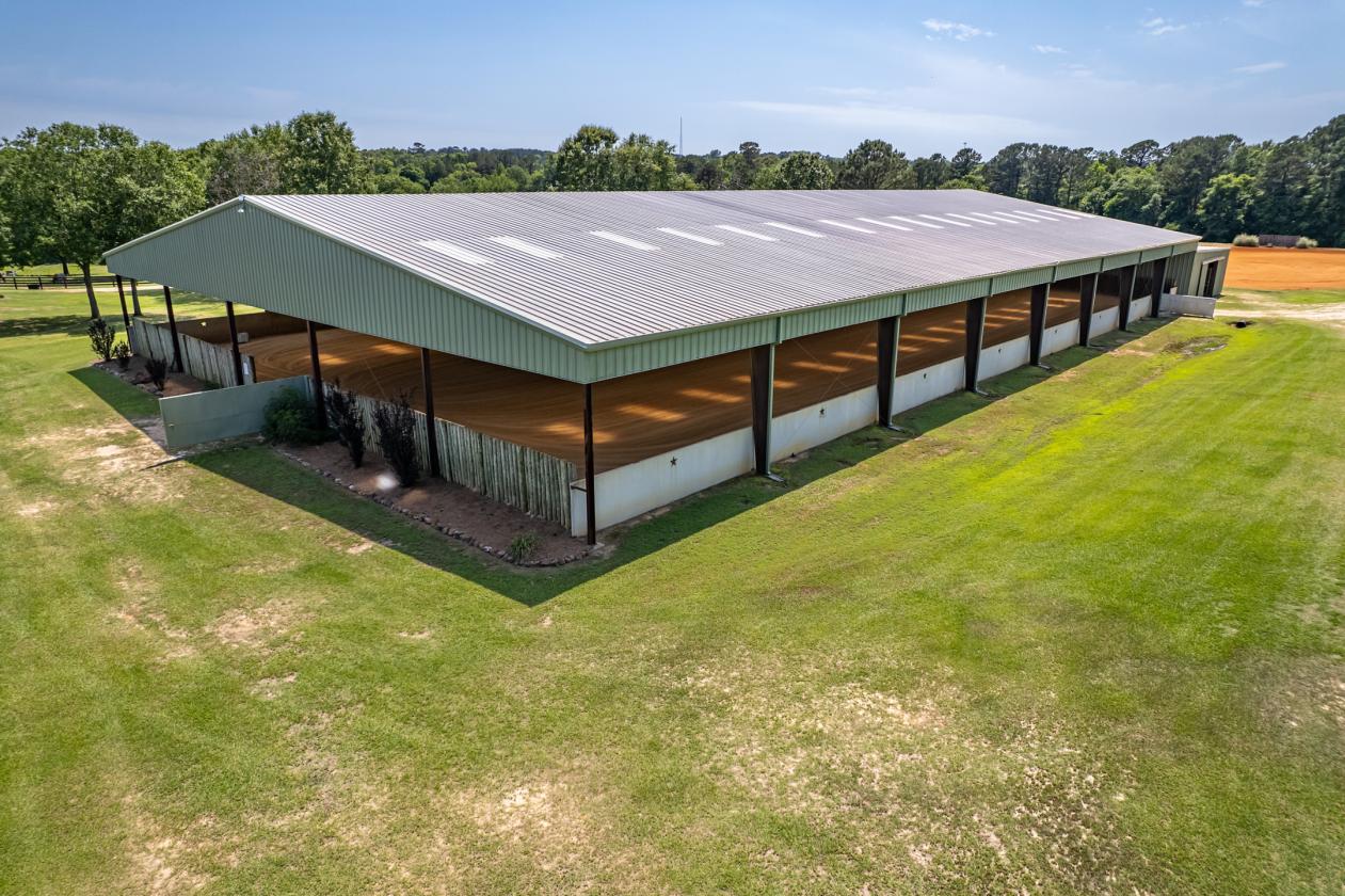 An Iconic Equestrian Estate - photo 23