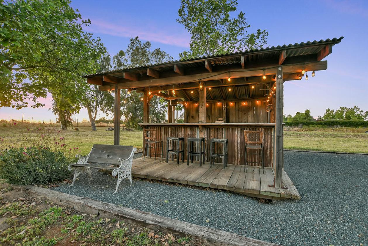 Premier Roping Property | Lighted Arena & Chute - photo 30