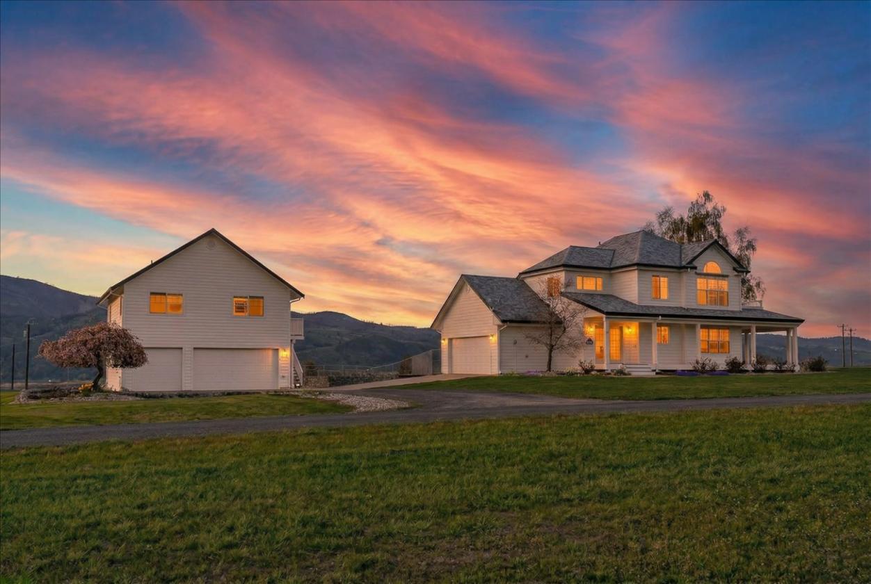 Lake Chelan Retreat - photo 2