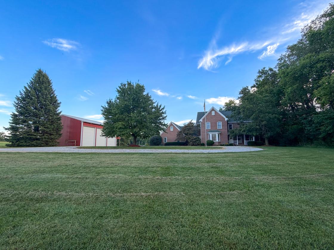 Beautiful Horse property nestled on 20 acres - photo 5