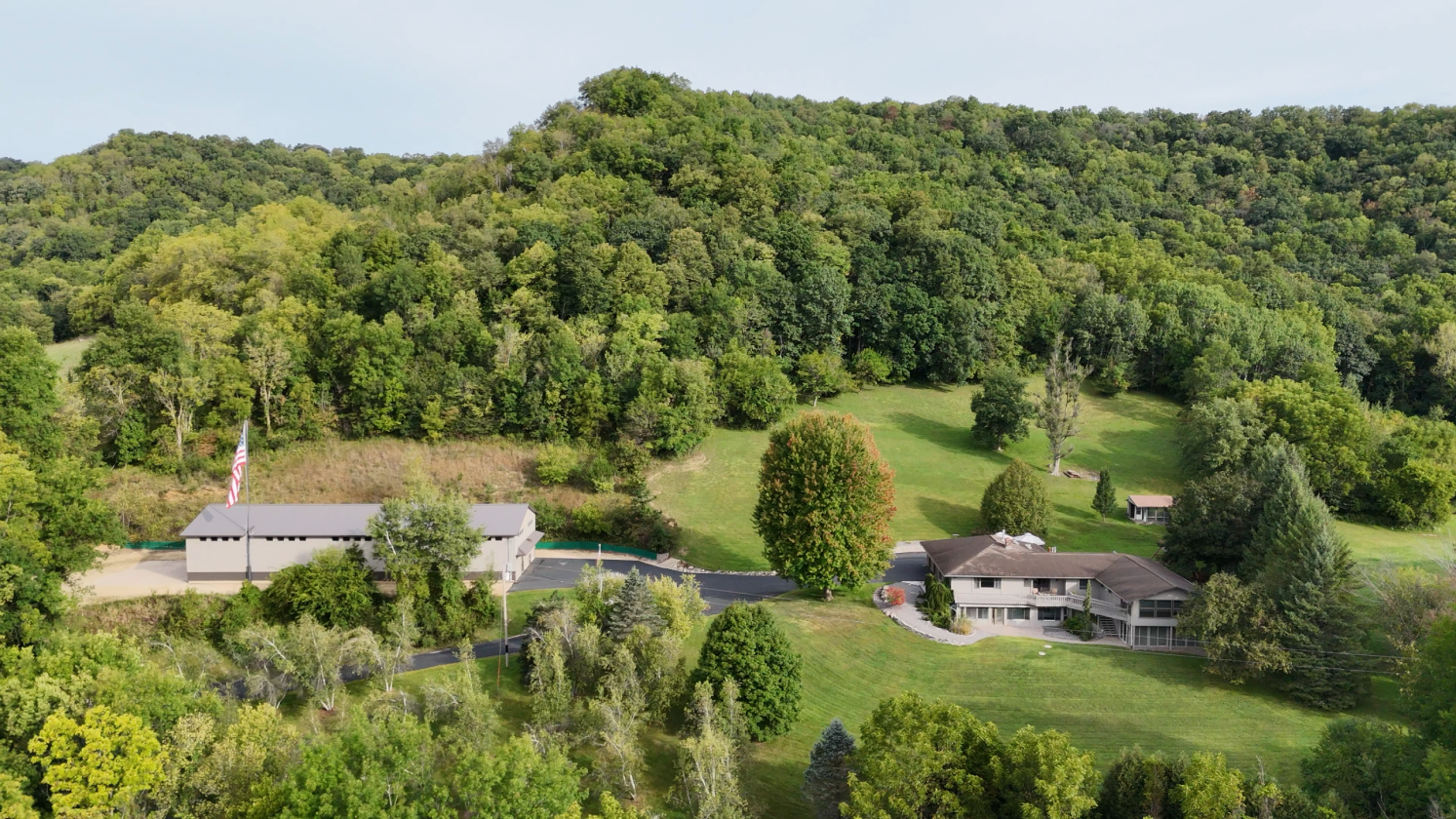 Executive estate on 9.5 wooded acres - photo 1