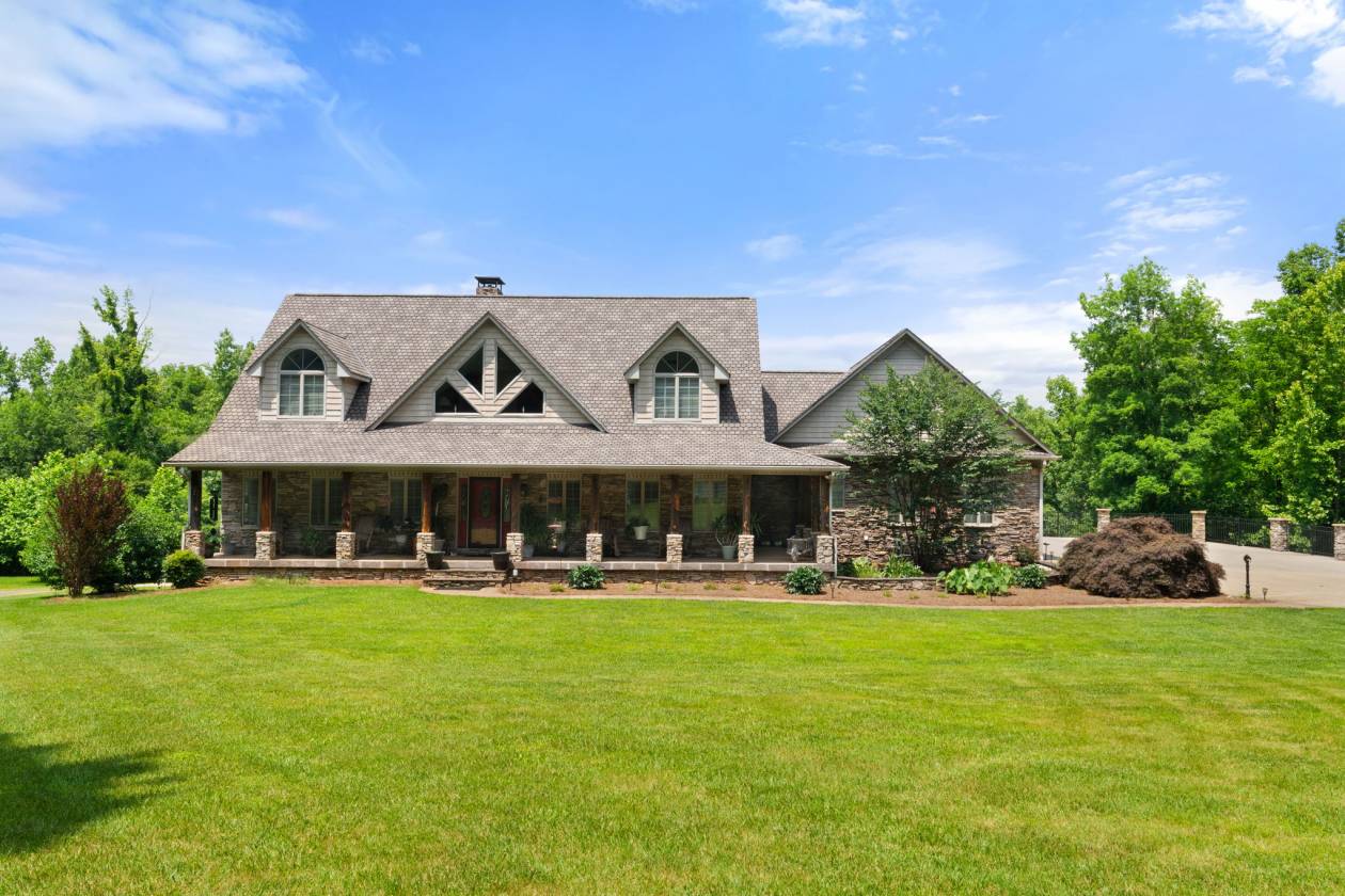 Horse Property for sale.