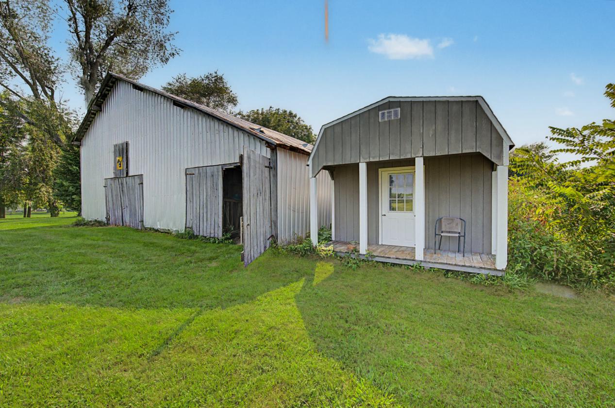 GORGEOUS PROPERTY WITH 12.72 ACRES - photo 10