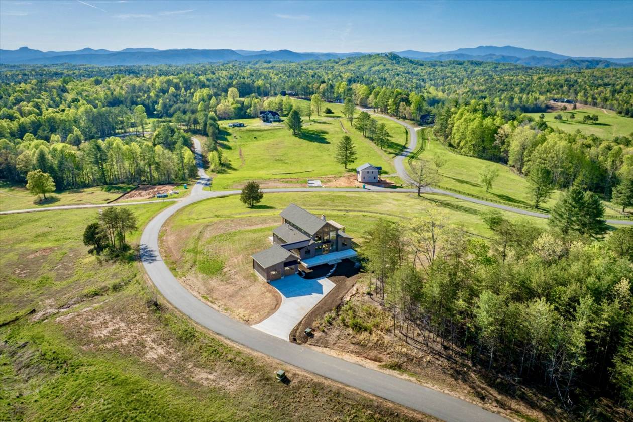 Luxury Barndominium, The Coves Mountain River Club - photo 4