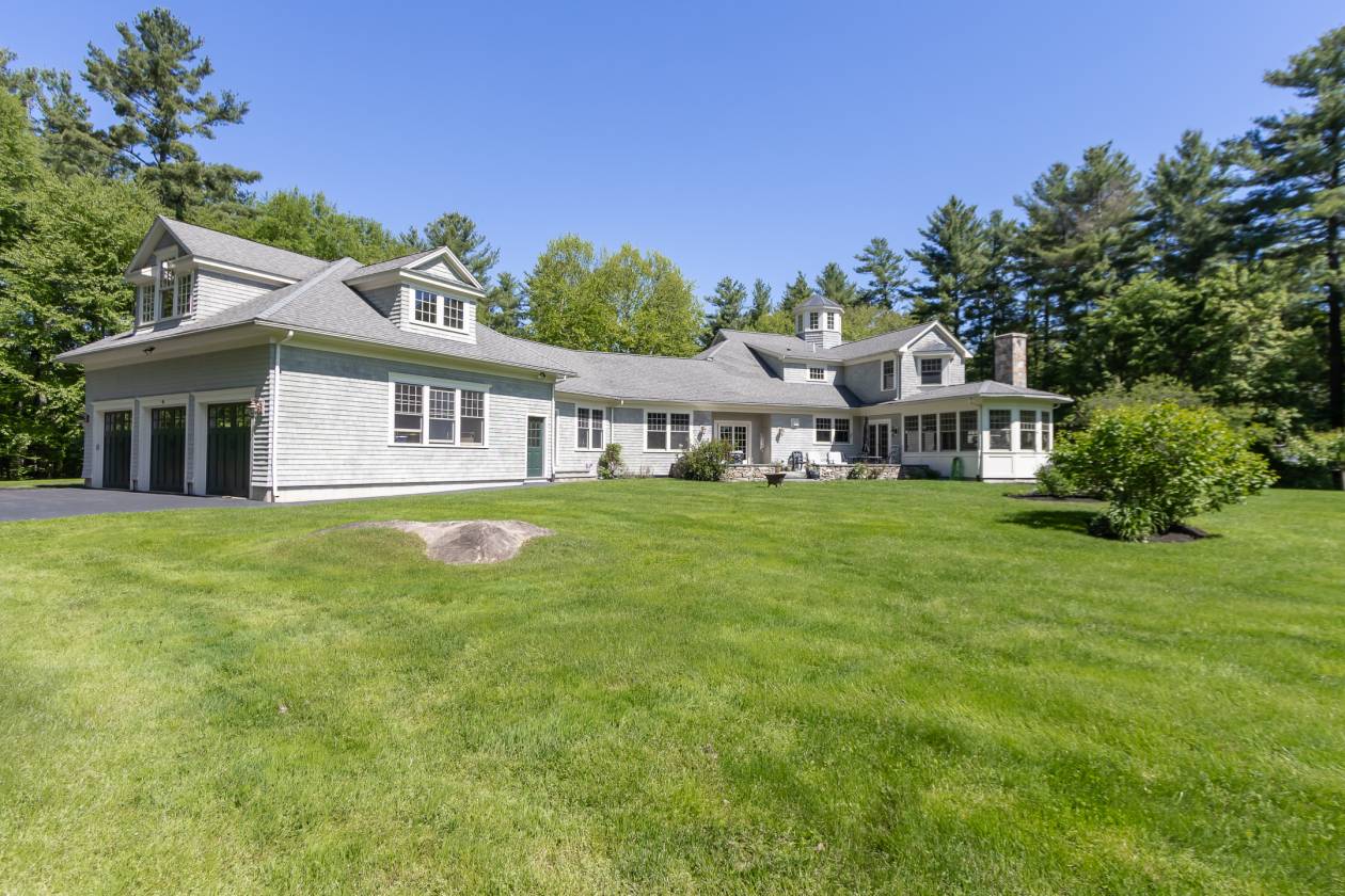 Equestrian property set on 32 acres in Holliston - photo 6