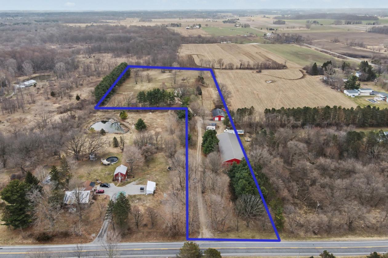HUGE PRICE DROP - Indoor Arena + Secluded Home - photo 2