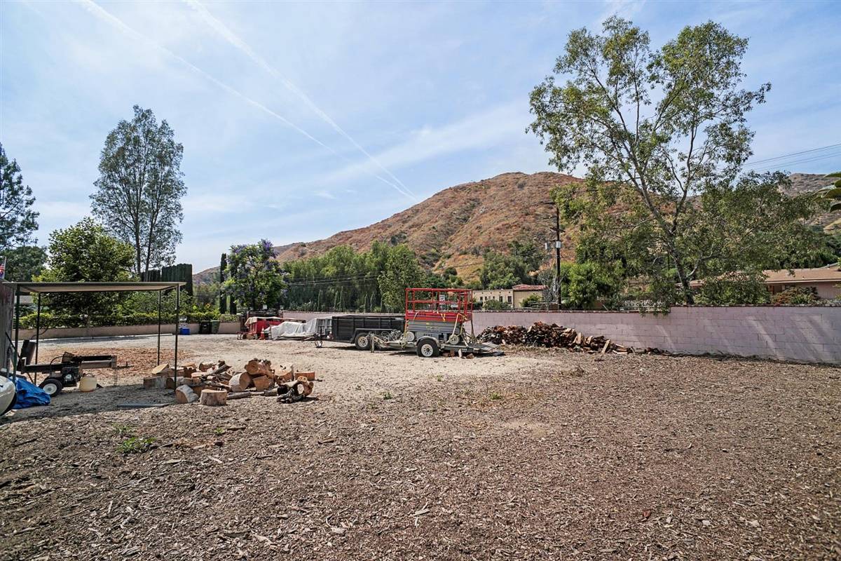1.25 Acre La Tuna Canyon Horse Property with Ranch Style... Los