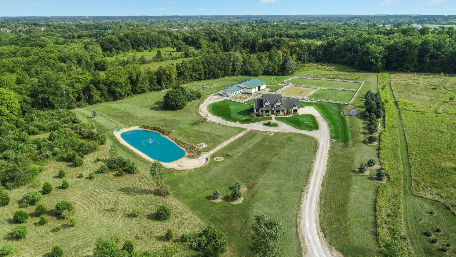 horse farm with indoor arena, on 10 acres in Saline MI! Saline, Washtenaw County, Michigan