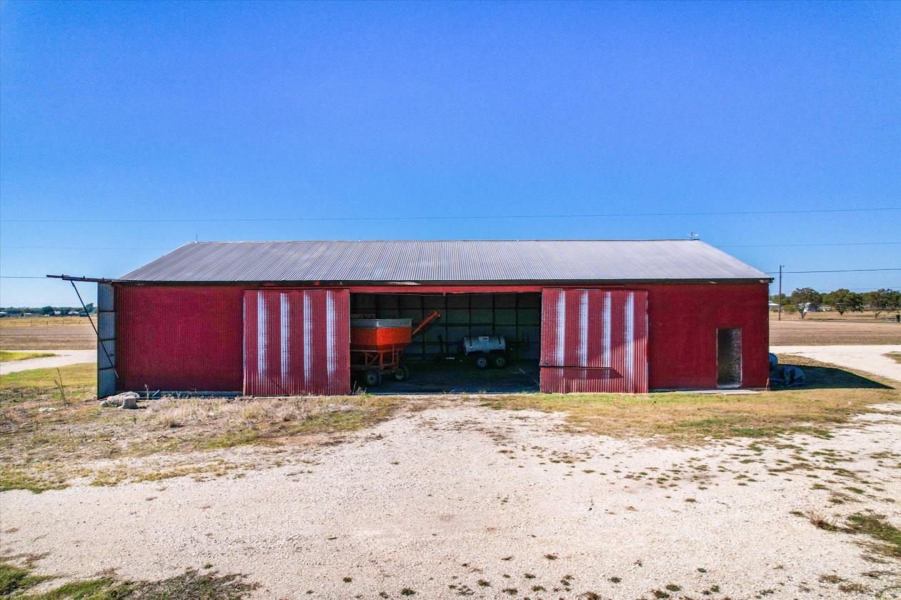 Unrestricted, Fully Fenced, 25.5 Acres and Home - photo 12