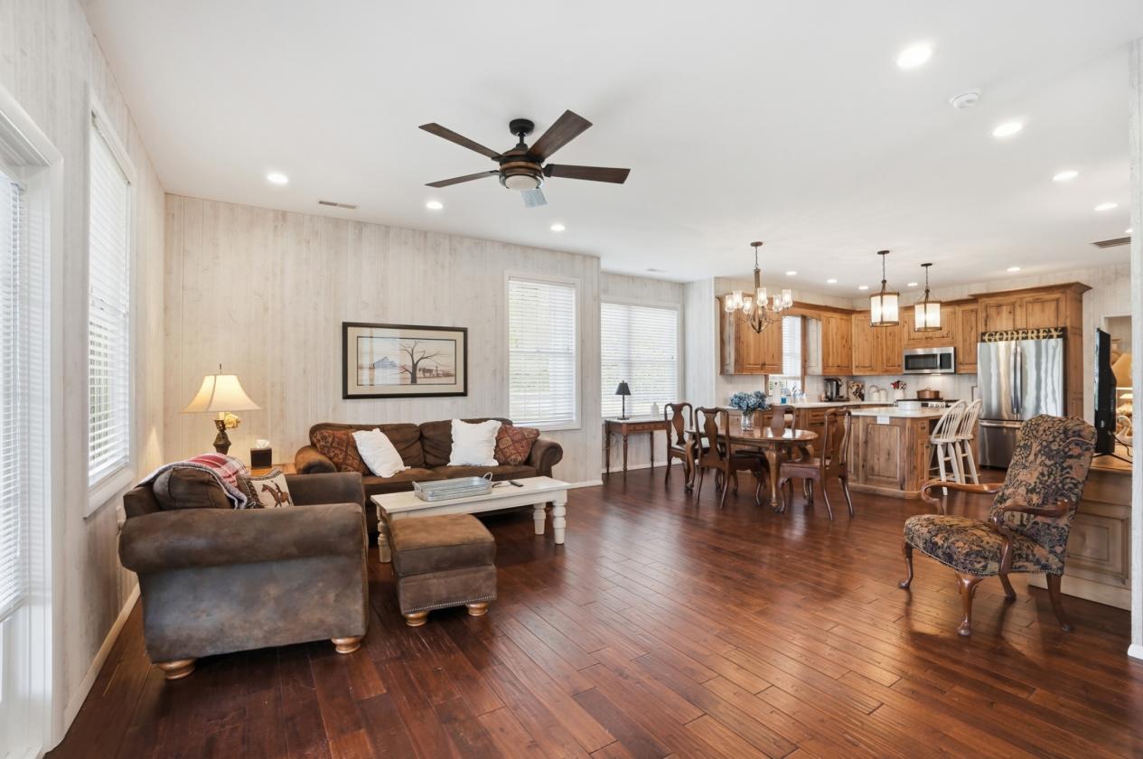 World-Class Estate in Need of Horses - photo 25