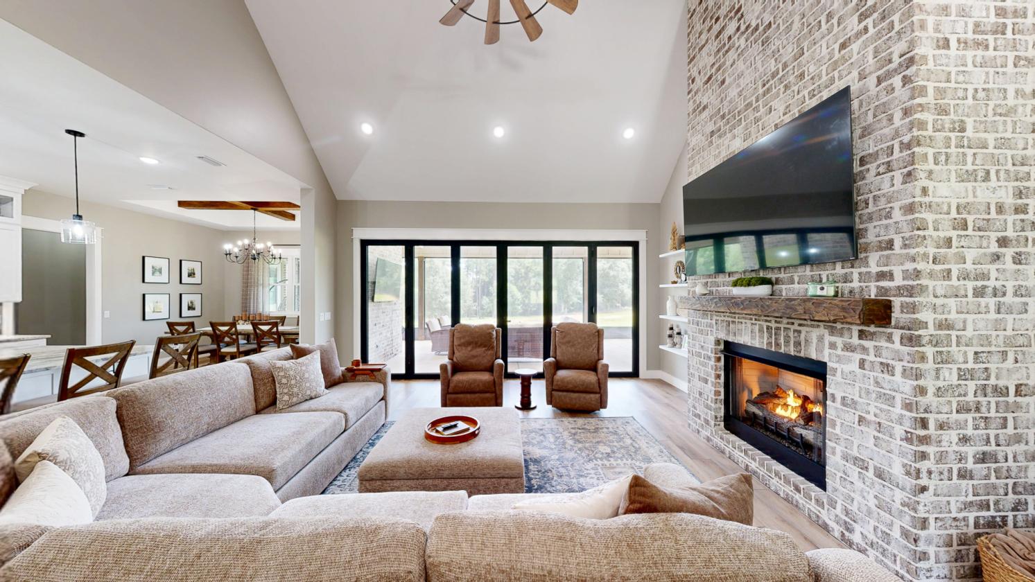 Luxury Farm Retreat: Pasture, Pond & Privacy - photo 8