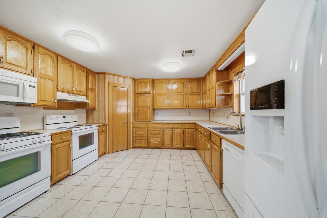 40-Acre Equestrian Estate with Home - photo 12