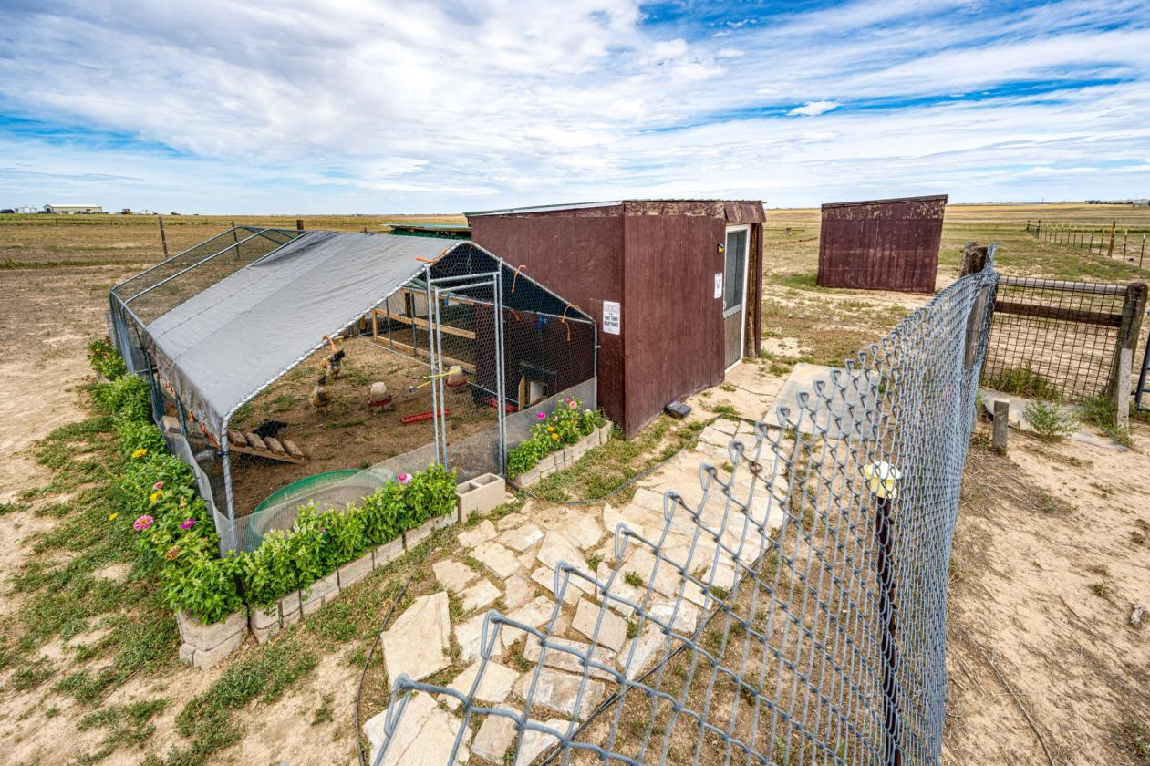 Horse Property & Multi-Generational living! - photo 19