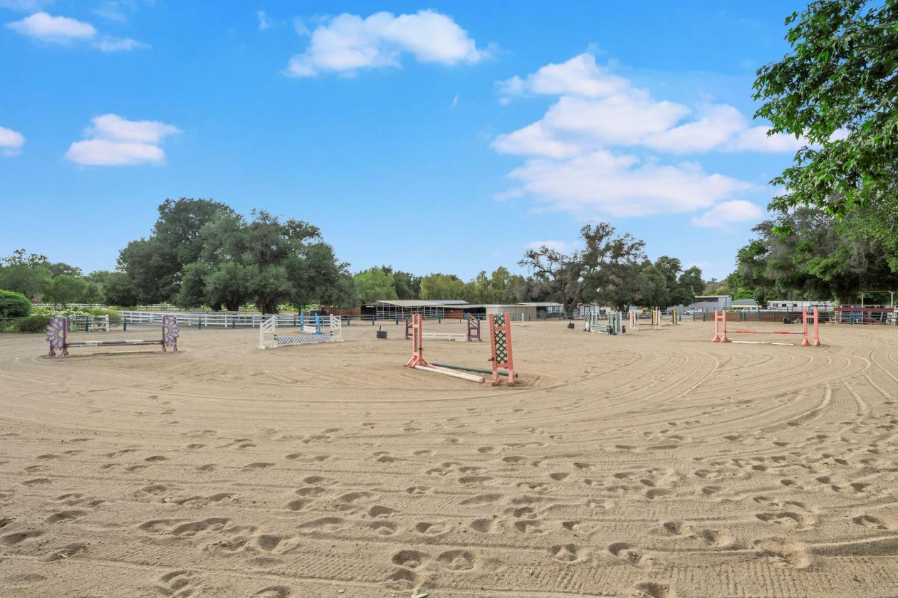 Gated 6 Acre Horse Facility In Sand Canyon - photo 11