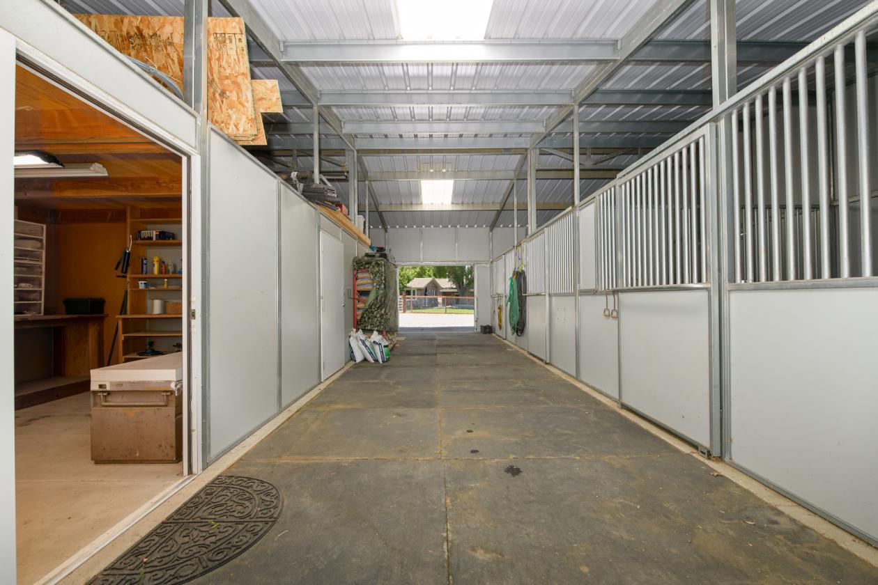 Equestrian Estate with 3-Stall Barn & Shop - photo 4