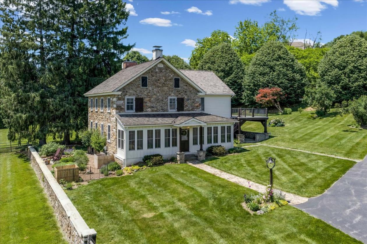 Luxury Three Kings Farm with vineyard potental! - photo 4